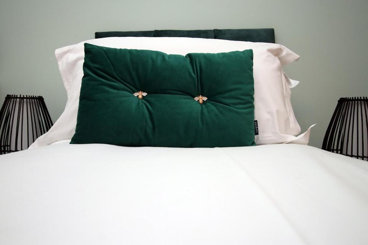 Bright 1Bedroom Apartment, Central Location With Balcony บริสตอล ภายนอก รูปภาพ