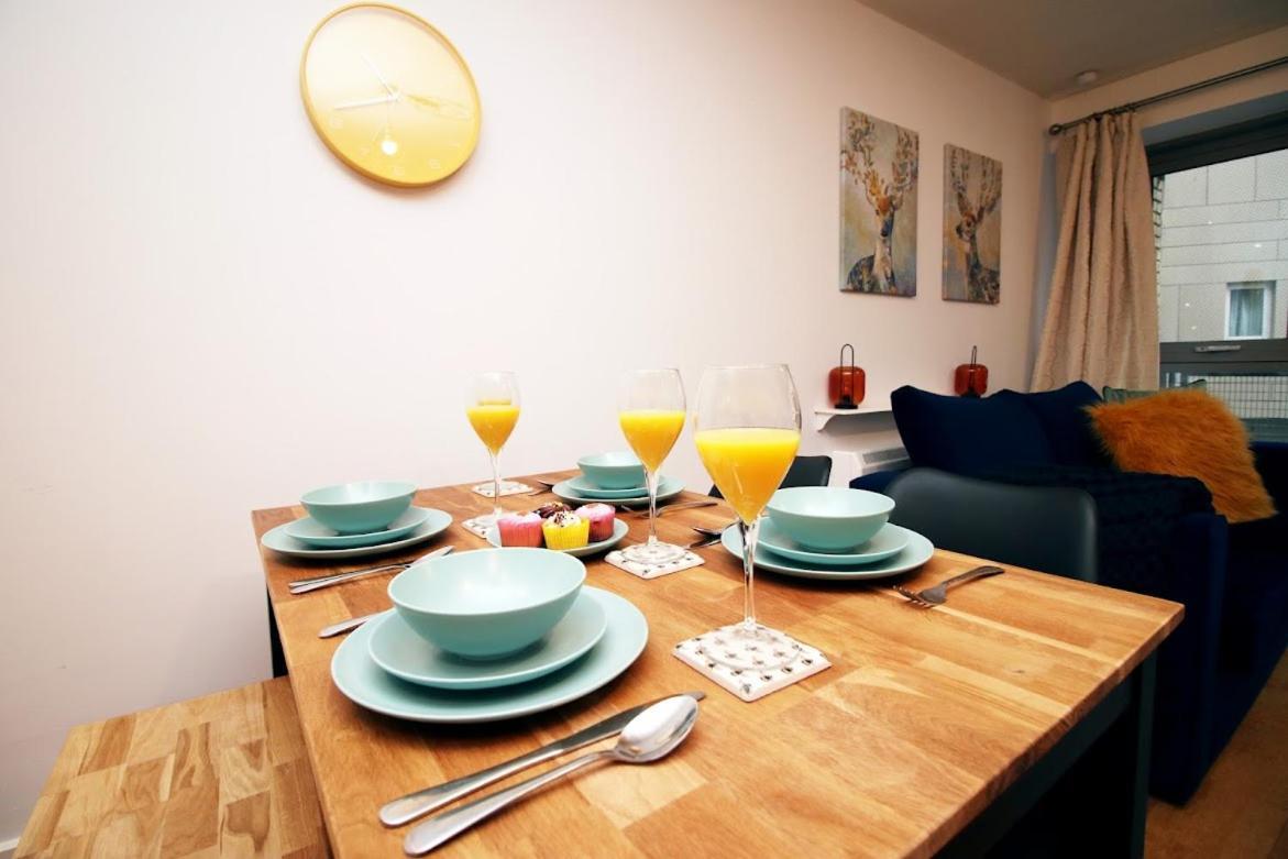 Bright 1Bedroom Apartment, Central Location With Balcony บริสตอล ภายนอก รูปภาพ